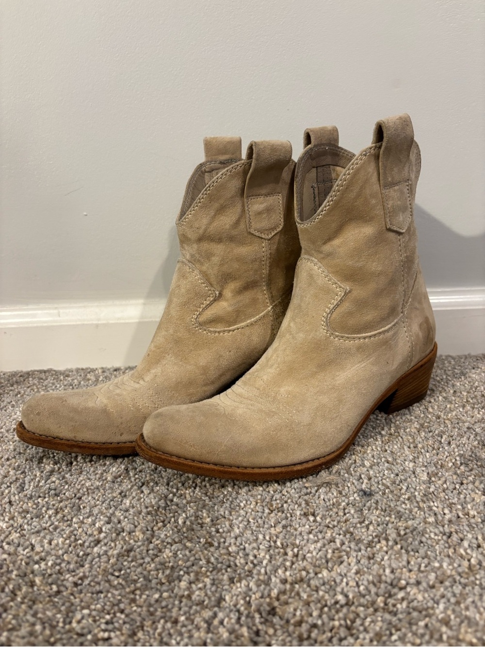 aF Alberto Fermani Beige Suede Women’s Cowboy Boots Size 6